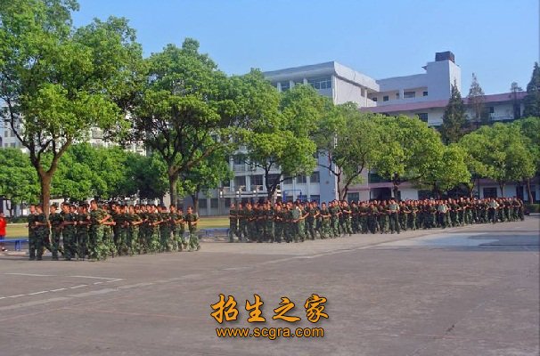 学生跑操