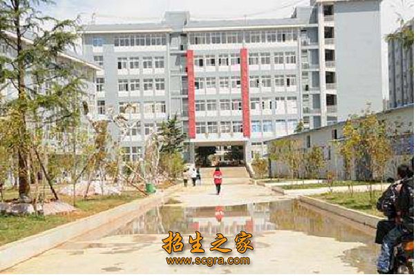云南三鑫职业技术学院2018年录取分数线
