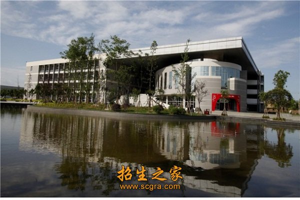 四川省旅游学校的助学政策开设什么专业
