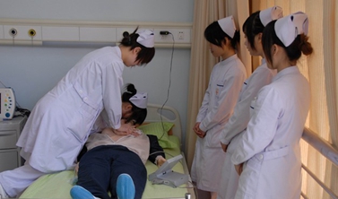 四川省法商专修学院口腔医学专业