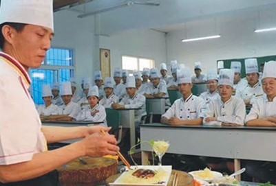 成都市希望职业学校烹饪专业「川菜/火锅/面点」招生