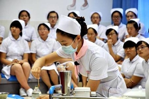 护理专业2025年就业前景分析