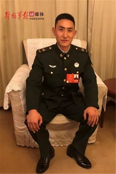 西航2012级毕业生杨初格西获习近平主席接见 西航2012级毕业生杨初格西获习近平主席接见