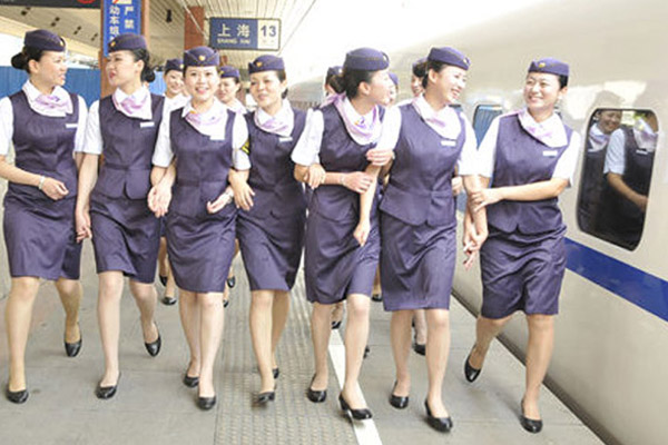 成都市铁路轨道交通运输学校2025年招生简介，高职