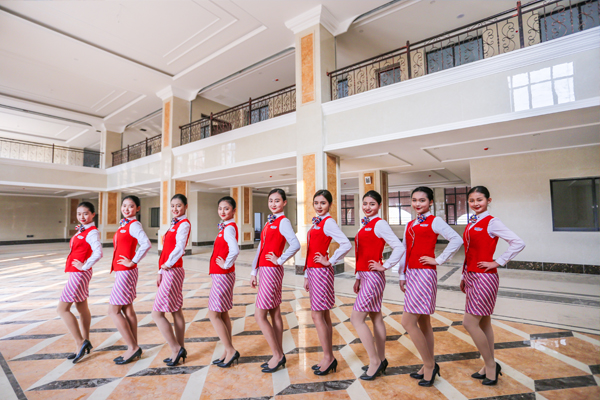 2025年四川省旅游航空专修学院招生简介，昆明职高