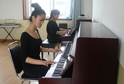 2025年重庆幼师学校学费是多少