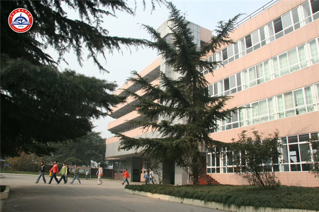 2025年眉山工程技师学院招生简章