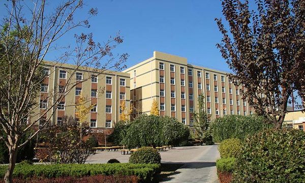 旬邑县职教中心校园一角