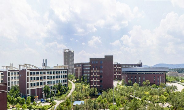 昆明市卫生学校学校全景