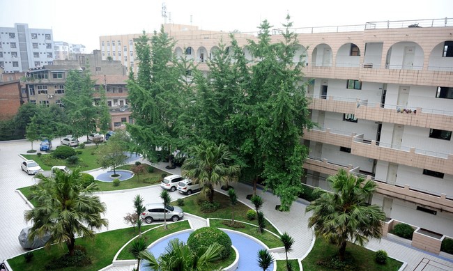 四川省资阳师范学校教学园区春景