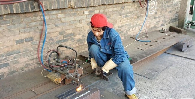 自贡市东方职业技术学校（原东锅技校）焊接作业