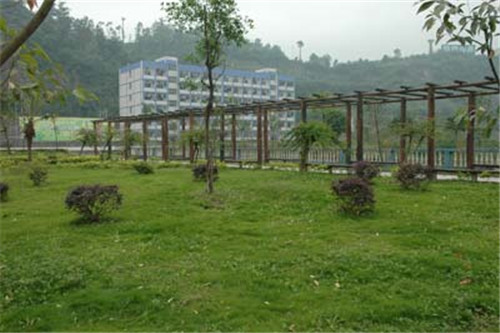 重庆万州三峡服装艺术学校地址在哪、位置