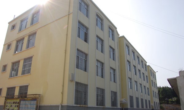 曲靖市师宗职业技术学校女一舍