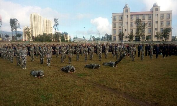 禄丰县职业高级中学校卫队2