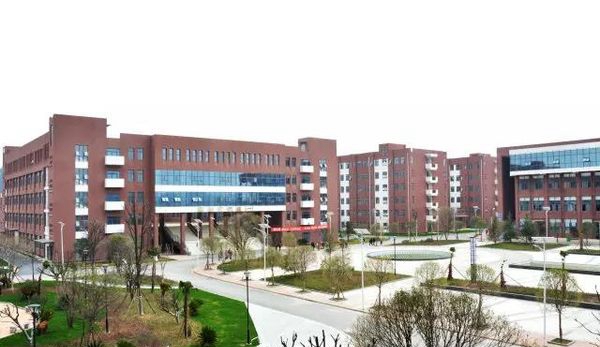 贵州航空工业技师学院校园风光