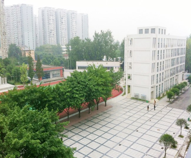 成都市第四十四中学校园环境