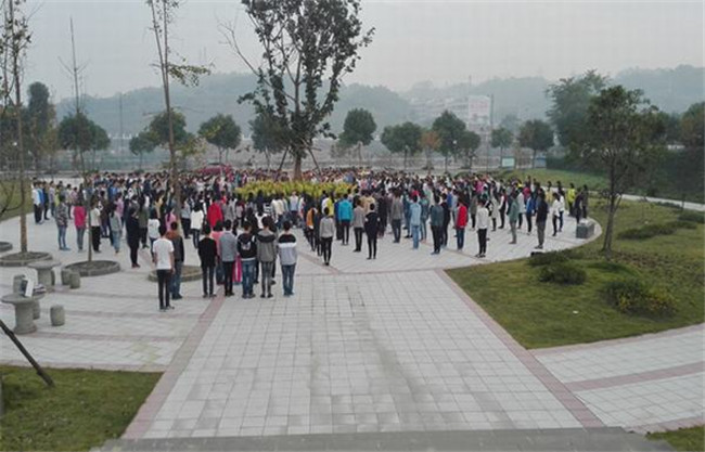 2025年眉山市技工学校招生简章