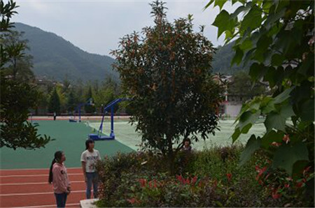 万源市黄钟职业中学