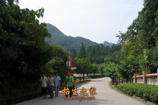 达州百岛湖职业技术学校环境怎么样_2019年报名带什么