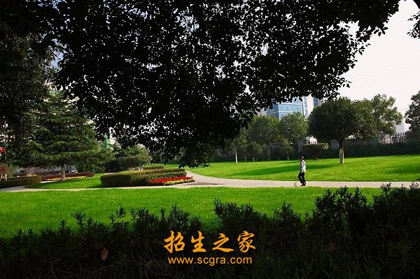 武汉商贸职业学院有没有什么资助政策_招生对象是怎样的呢