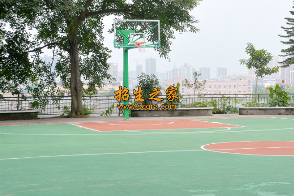操场